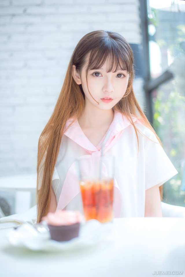 当众人警惕的来到营寨的时候，看着围在原本存放王印的房舍之外，一圈圈横七竖八的尸体以各种姿势倒在地上的时候，还是吃了一惊，不是因为死人，而是因为众人经过确认之后，这留在营寨里的四百人，竟然没有一个活口。